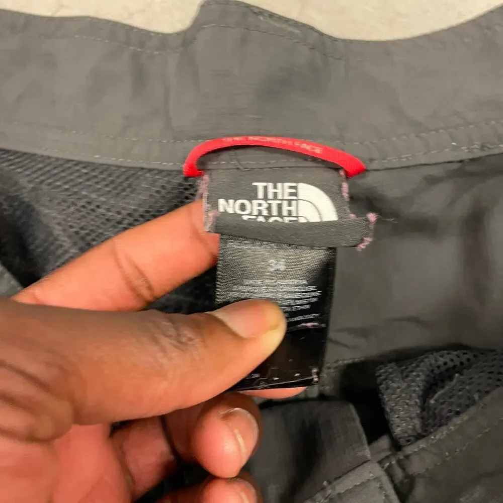 The north face hiking cargo shorts 34